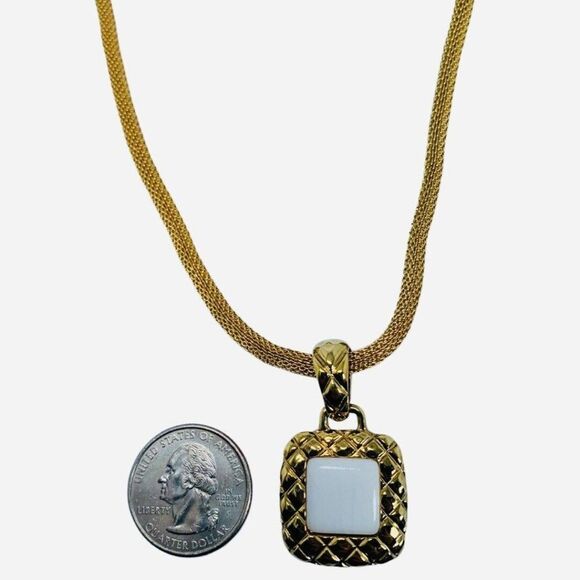 VTG Liz Claiborne White Square Pendant Snake Chain Necklace 21” Gold Grannycore - Picture 7 of 16
